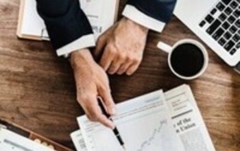 Marketingova strategie by mala začať pochopením dynamiky trhu - trendov, požiadaviek a výziev a následne analýzou silných a slabých stránok konkurencie.